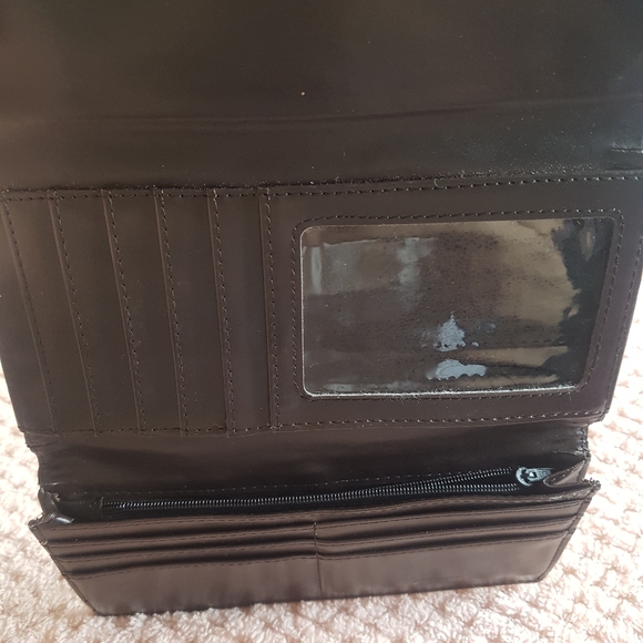 Coach Signature Wallet - Picture 3 of 4